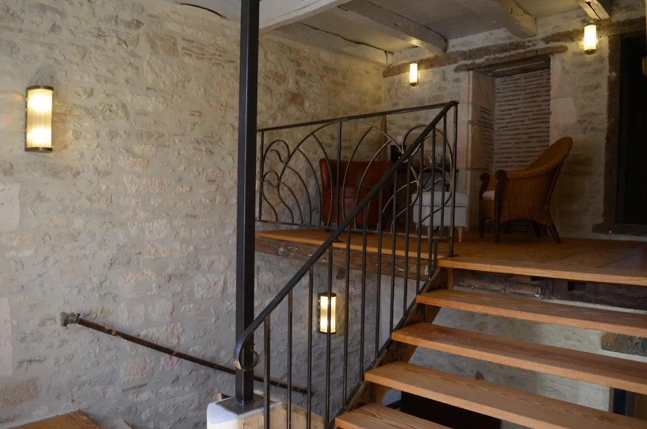 La Maisou-Pastel Et Fleur Sérignac Bed & Breakfast
